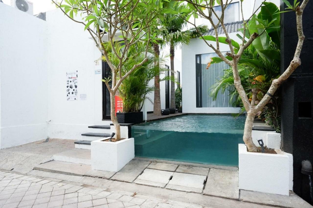 Хостел Reddoorz @ Jalan Raya Semat Canggu Bali Екстер'єр фото